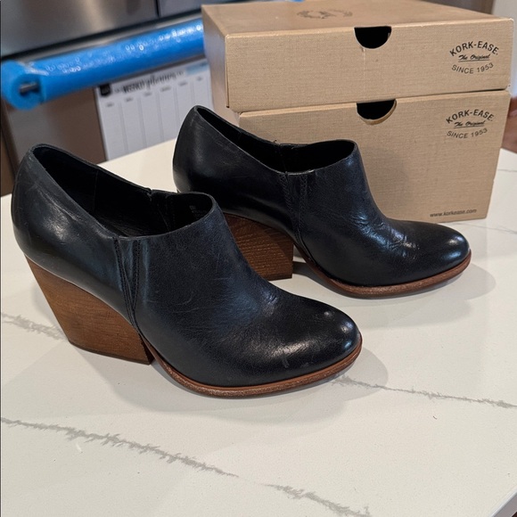KORK-EASE - Women’s Leav ANKLE BOOTIE - Picture 1 of 10